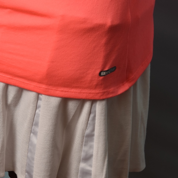 The North Face workout vapor wick tank, bright orange, workout in comfort - Picture 9 of 9